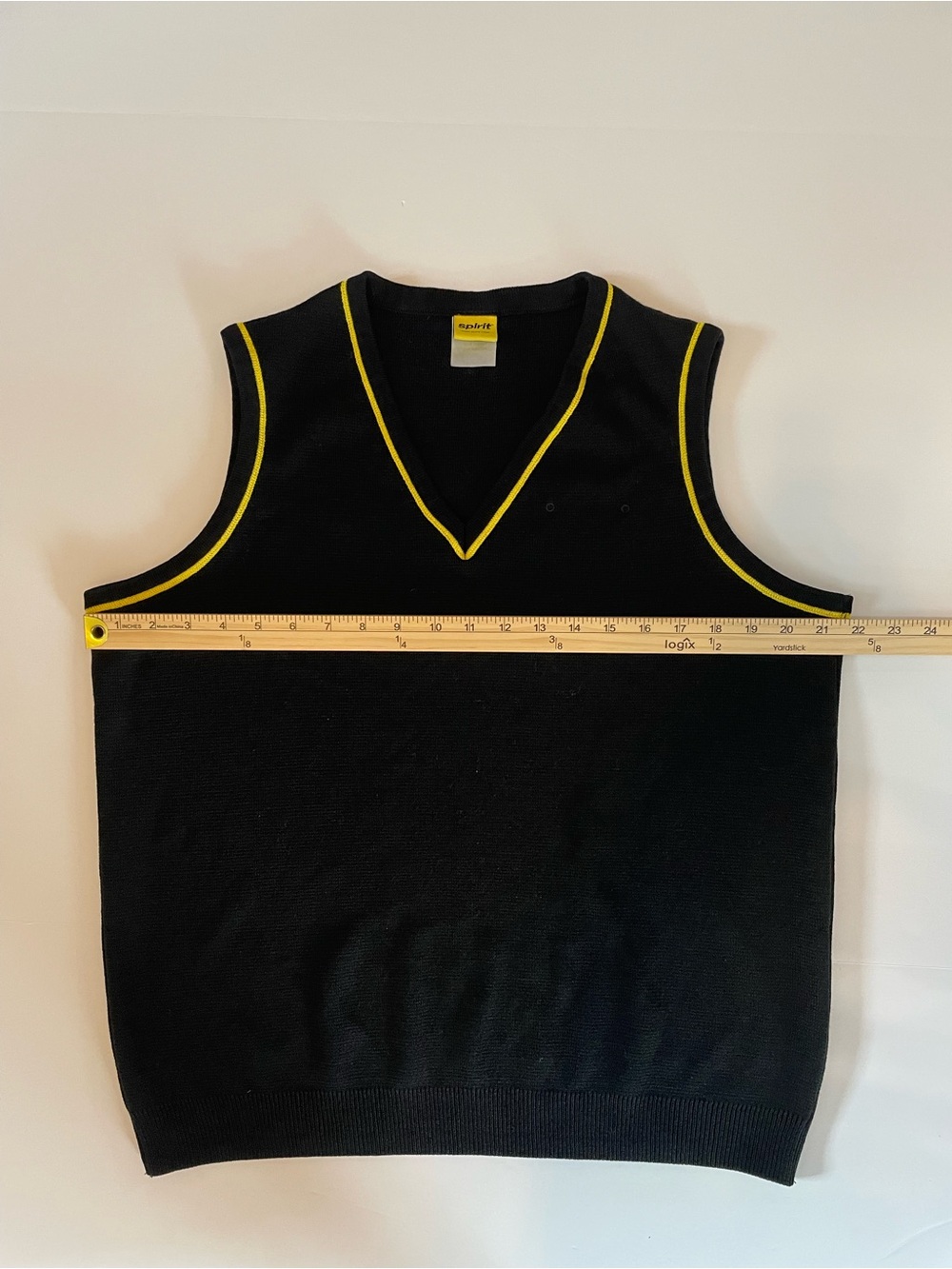 Collectible Spirit Airlines Flight Attendant Uniform Sweater Vest Crew Gear L - Picture 3 of 6